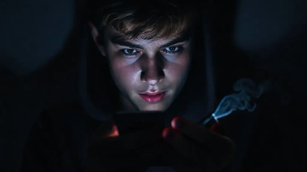 청소년을 위협하는 은밀한 확산 경로