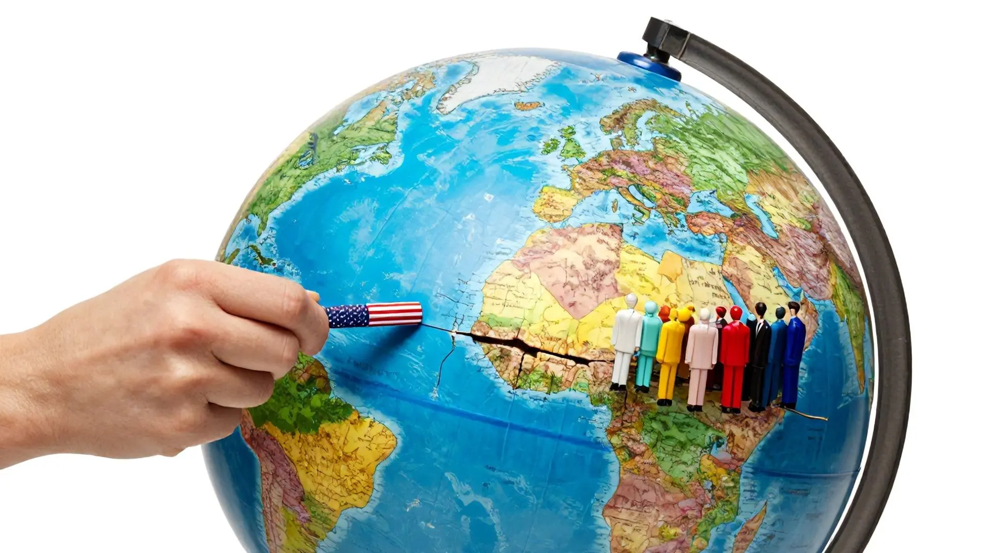 4. 격변하는 국제 질서: 소프트 파워의 상실과 양극화 가능성