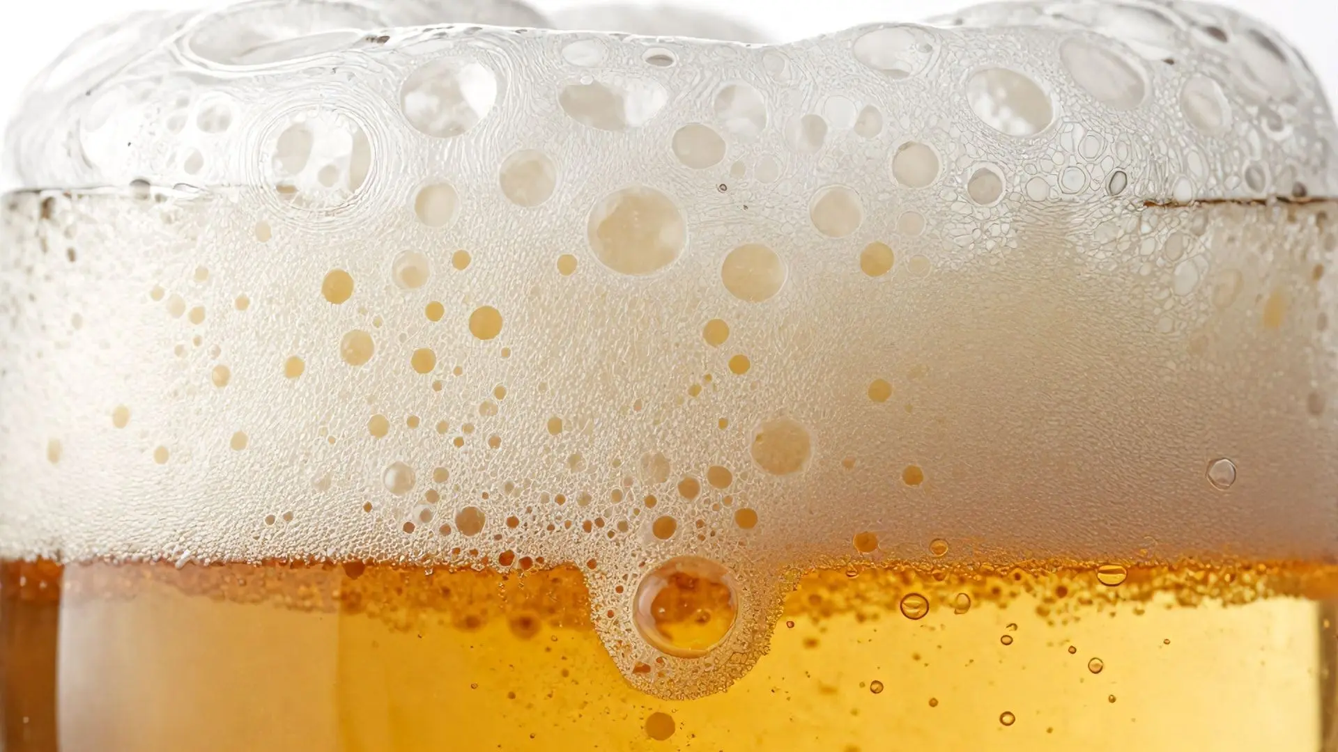 2. 맥주 거품, 왜 중요할까요? 산소로부터 맥주를 지키는 방패