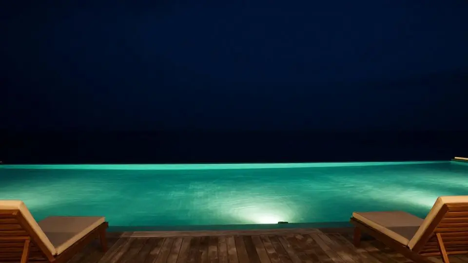 3. 리조트에서의 완벽한 휴식: 오키나와의 맛과 풍경에 취하다