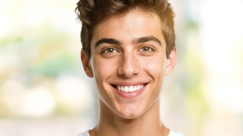 4. 젊고 활기찬 눈가를 위한 당신의 첫걸음