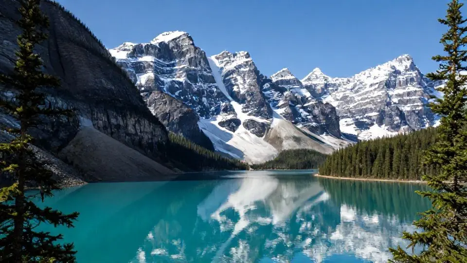 4. 캐나다 밴프 국립공원: 자연의 경이로움을 담은 북미 최고의 명소