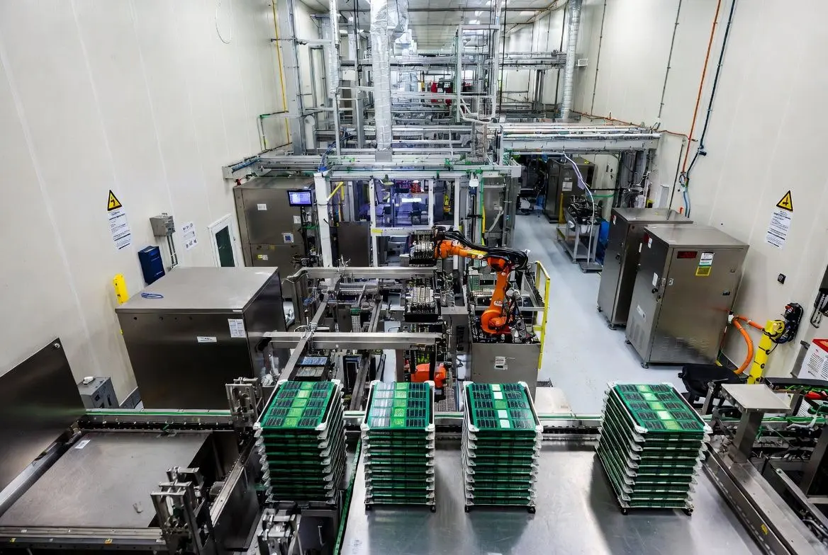 🔍 삼성의 HBM4 양산 발표와 기술적 의미