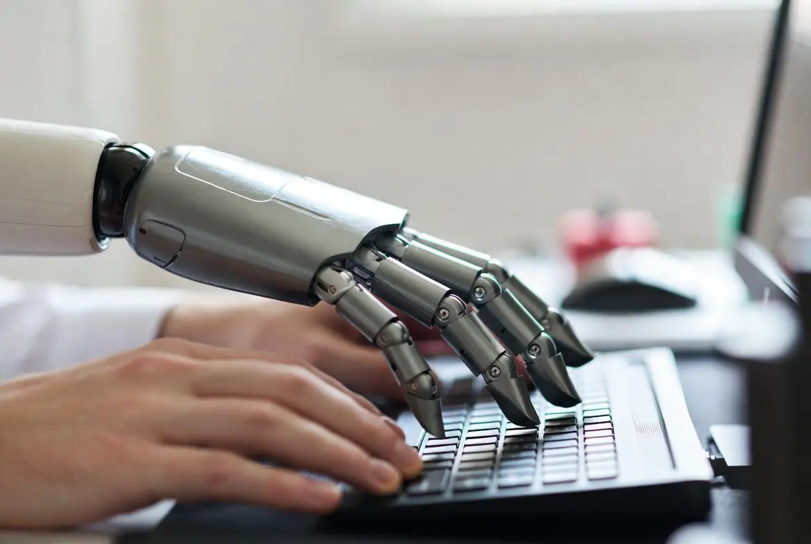 🤖 AI, 해고의 주범인가, 효율의 혁신인가?