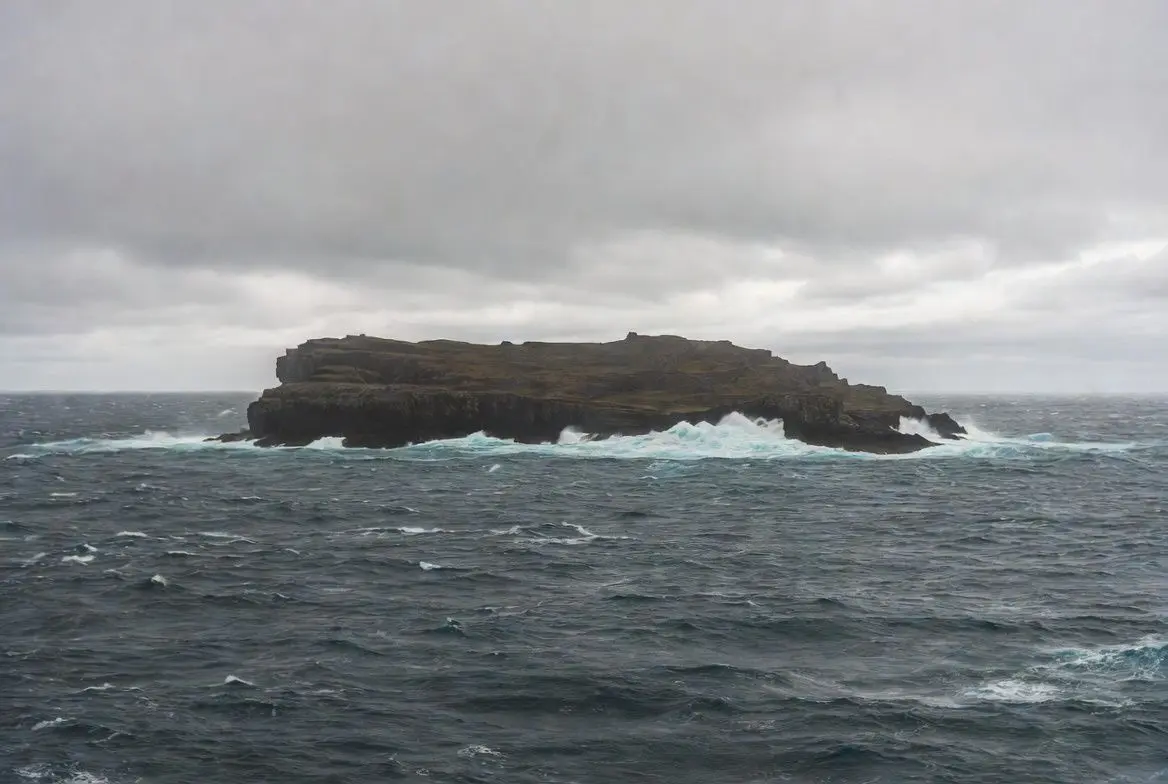 🔍 세상의 끝, 메커리 섬의 혹독한 기후